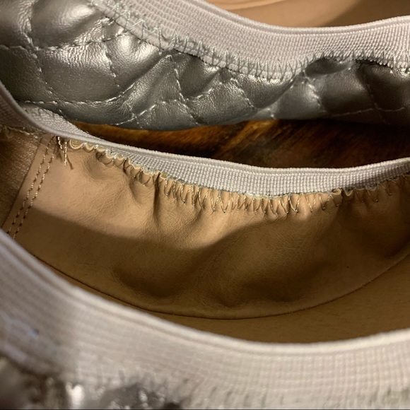 Size 8 Christopher & Banks Silver Quilted Scrunch Flats - Picture 8 of 10